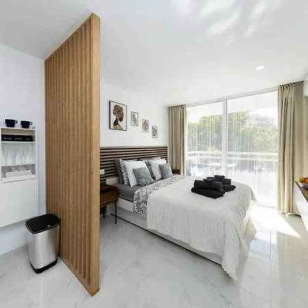 Ponderosa With Pool And Sea View Адехе