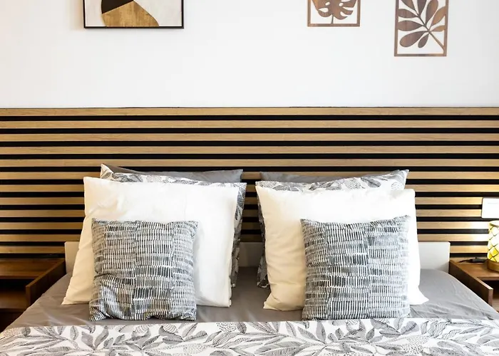 Ponderosa 120 With Pool And Sea View