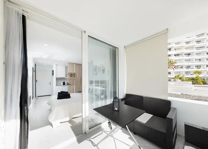 Ponderosa 120 With Pool And Sea View Адехе