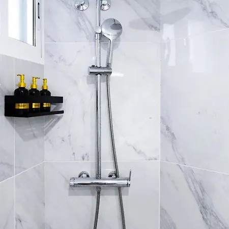 Ponderosa With Pool And Sea View Διαμέρισμα *