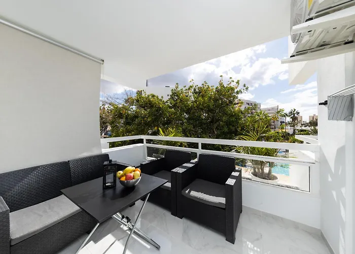 Ponderosa With Pool And Sea View