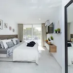 Apartment Ponderosa With Pool And Sea View